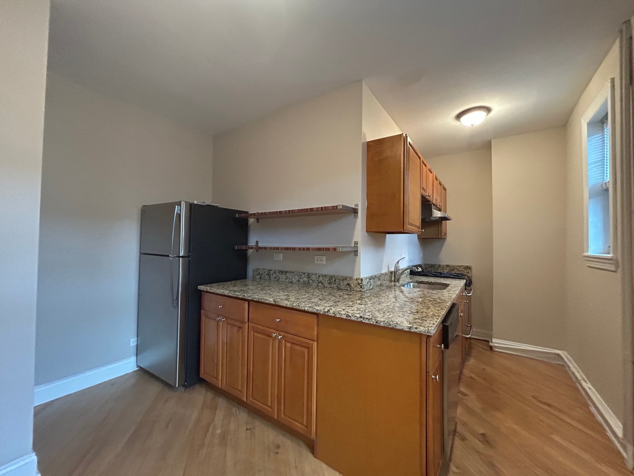 Building Photo - 894 Green Bay Rd