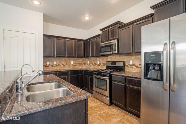 Building Photo - 7668 Mundy Creek Dr