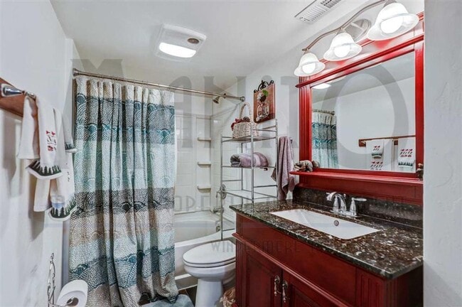 Building Photo - Spacious South Hill Rancher