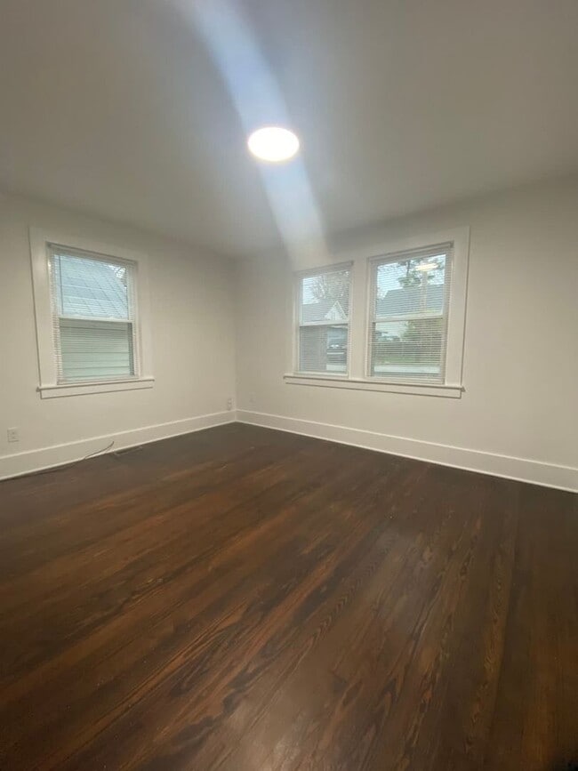 Building Photo - 205 Church St