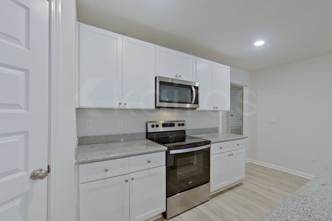 Building Photo - 341 Monarch Ln