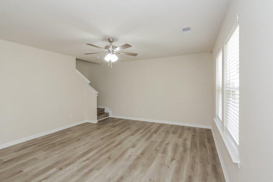 Building Photo - 7810 Shadow Lawn Rd