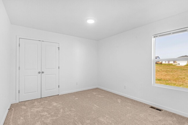 Building Photo - Nearly NEW home in Willard!