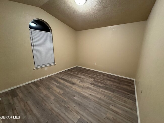 Building Photo - 4116 Tierra Bronce Dr
