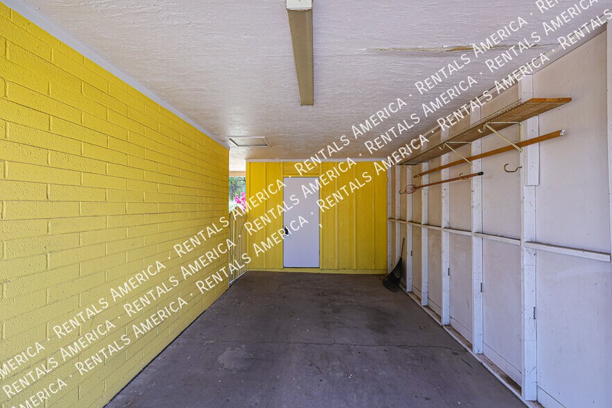 Building Photo - 335 E Papago Dr