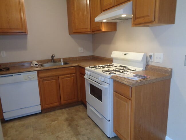 Building Photo - 1518 Upland Dr