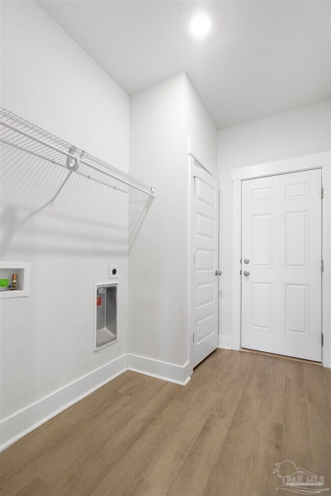 Building Photo - 704 Brambling Ct