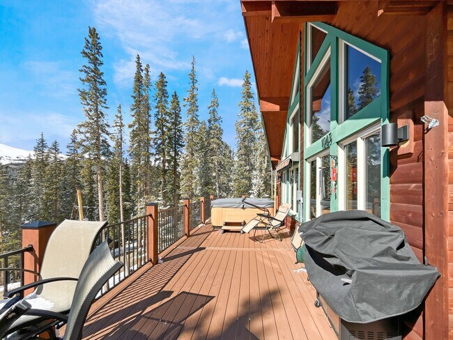 Building Photo - Luxury Home in the woods with unparalleled views! Garage! Pets Negotiable! Hot tub!