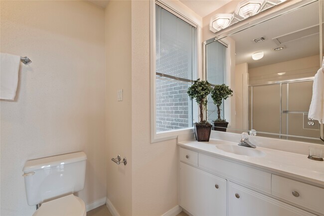 Building Photo - 2037 Enterprise Ave