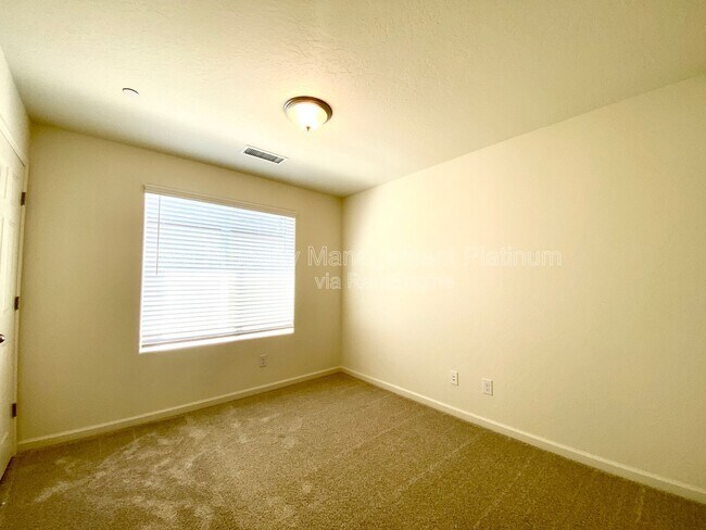 Building Photo - 6407 E Riesling Dr