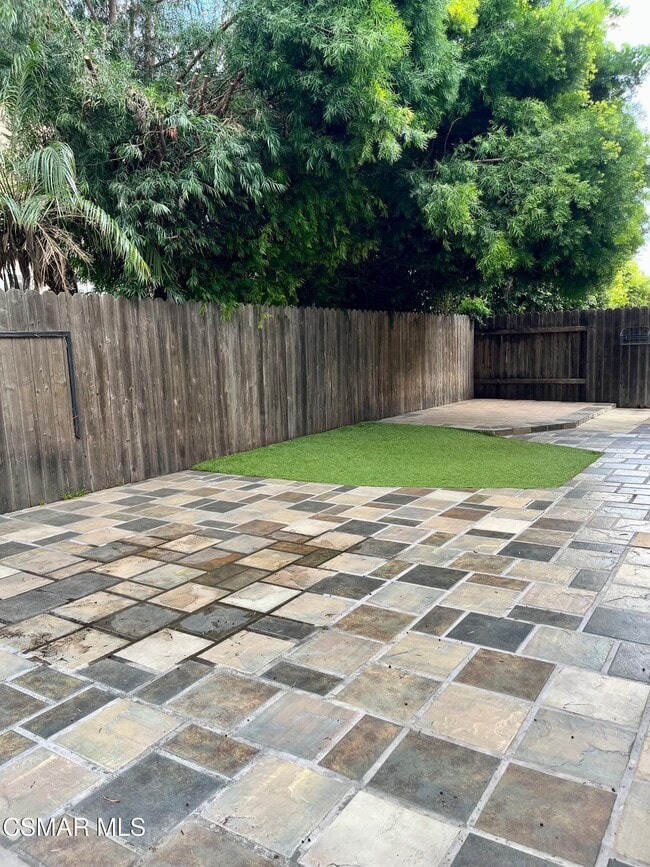 Building Photo - 658 Avenida Magdalena