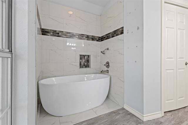 Building Photo - 6301 Waterview Dr
