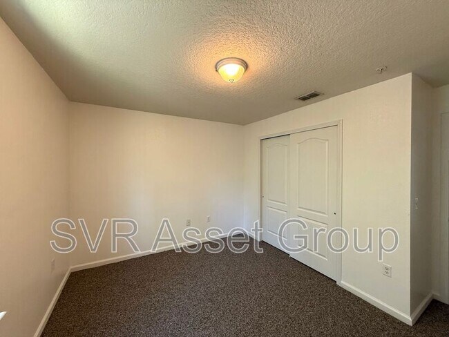 Building Photo - 1521 Golden Lake Loop