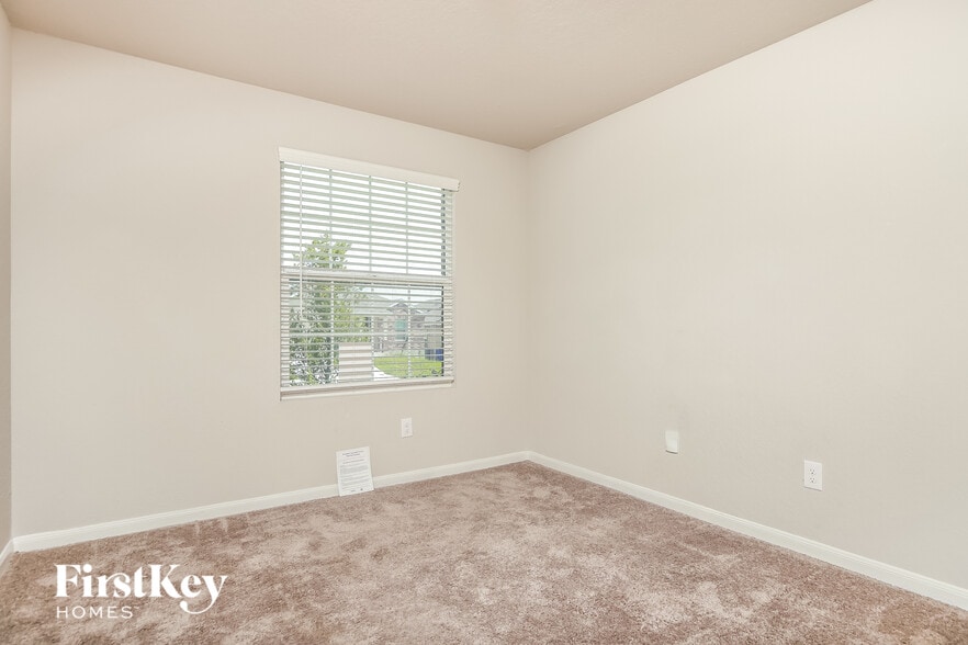 Building Photo - 13011 Thyme Wy