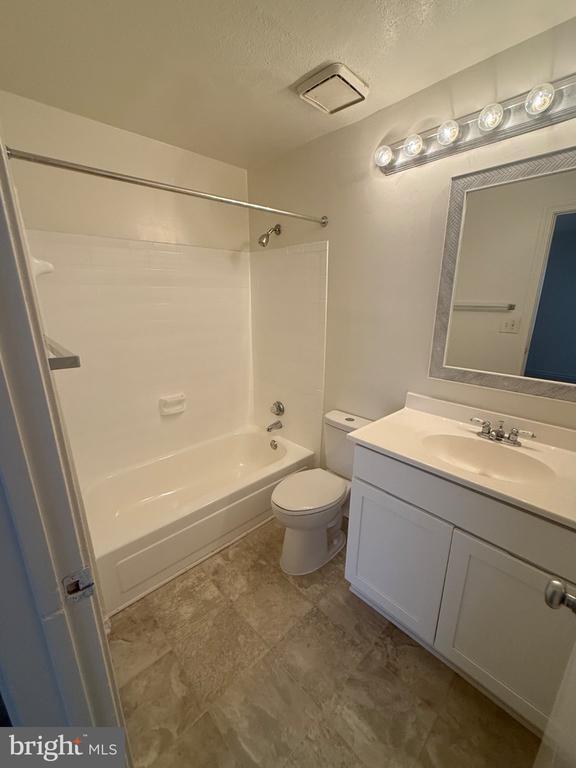 Building Photo - 18520 Boysenberry Dr