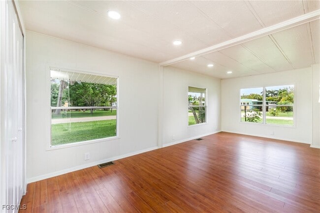 Building Photo - 91 Twin Palms Dr