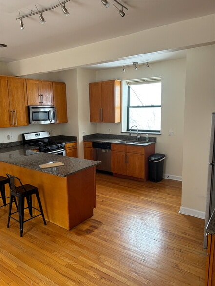 Primary Photo - Greenwood Apartments