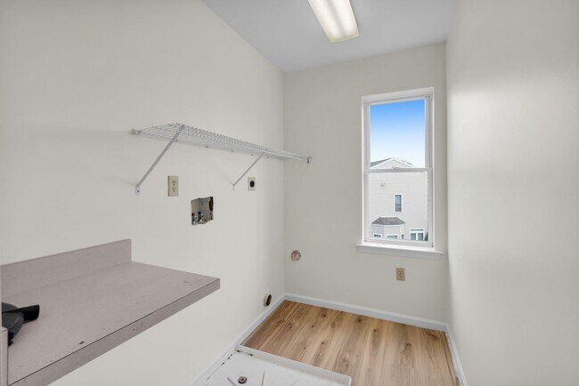 Building Photo - 1332 Adams St