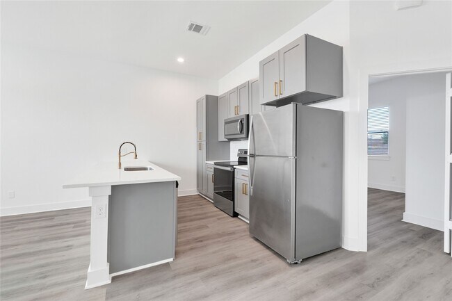 Building Photo - 4604 Indie Hts Ln