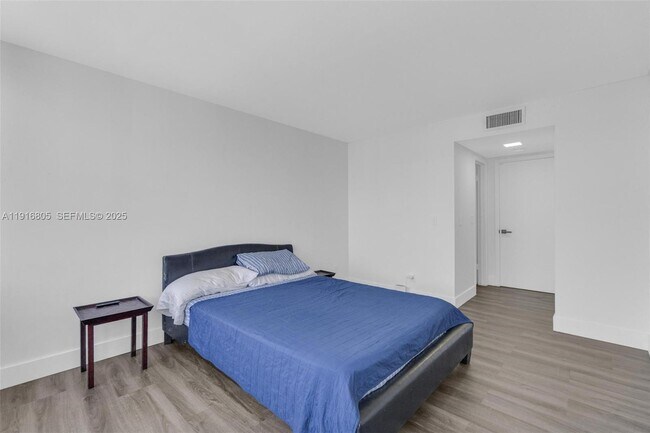 Building Photo - 3589 S Ocean Blvd