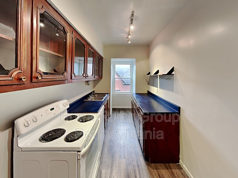 Building Photo - 918 Ivy St