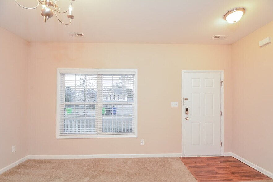 Building Photo - 4910 Little Bud Ln