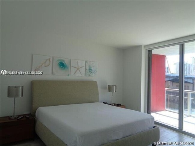 Building Photo - 2600 E Hallandale Beach Blvd