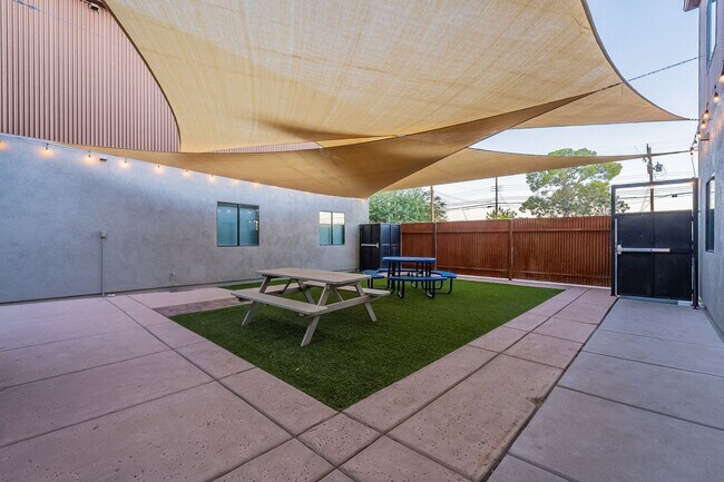 Building Photo - 50 N Mountain Ave