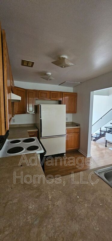 Building Photo - 805 N 70th St
