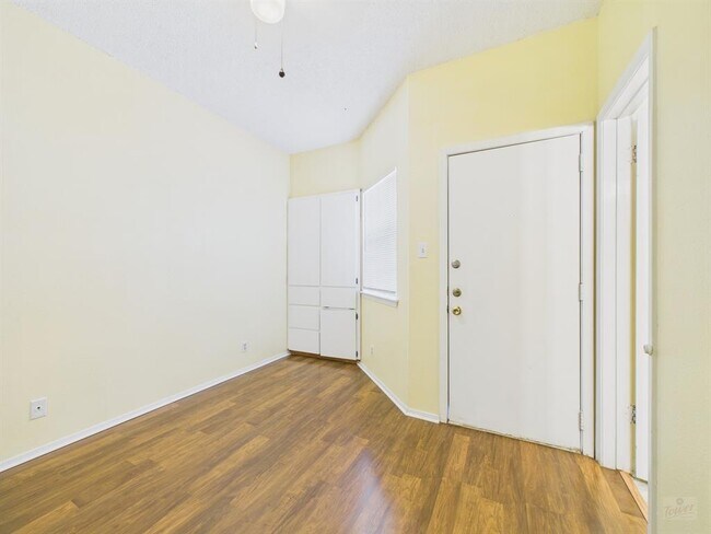 Building Photo - 3316 Guadalupe St