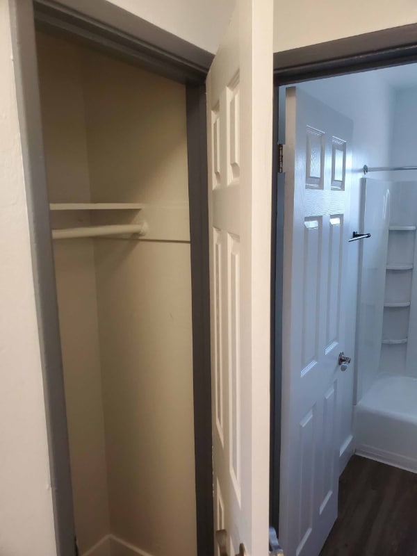 Building Photo - 617 S 9th St