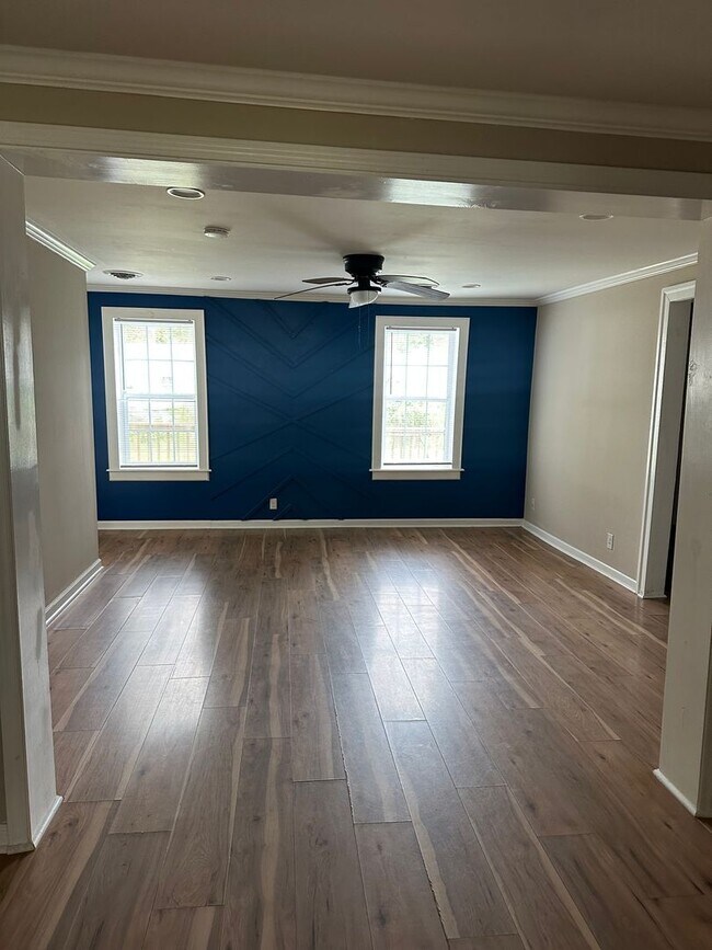 Building Photo - 1008 Speight St
