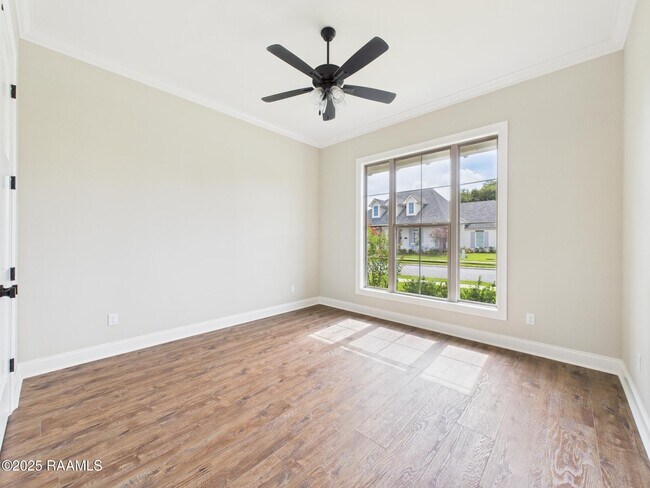 Building Photo - 104 Carriage Lakes Dr