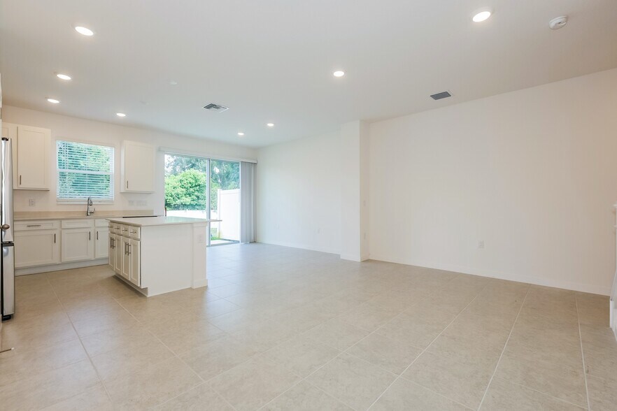 Building Photo - 1480 Tristar Dr