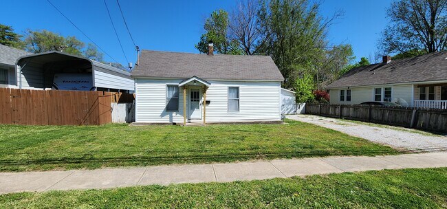 Primary Photo - 521 W High St