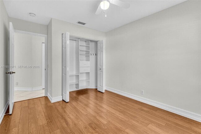 Building Photo - 1579 Banyan Way