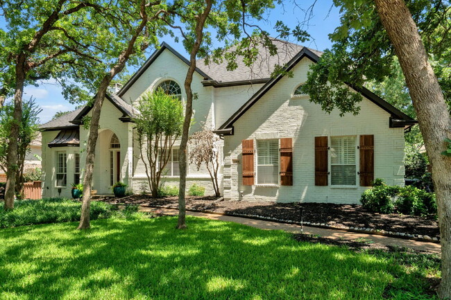 Building Photo - "Discover Your Dream Home: Spacious 4-Bedr...