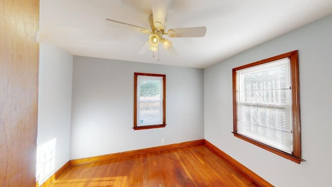 Building Photo - 1040 E Gates St