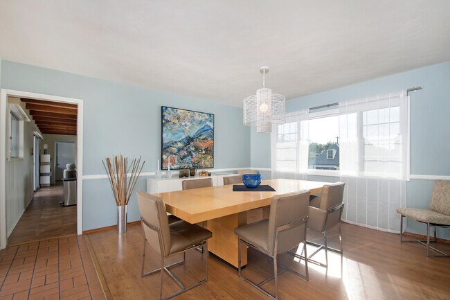 Building Photo - STUNNING & RARE 3BD/2.5BA LA JOLLA HOME WITH A POOL! $7,995/mo