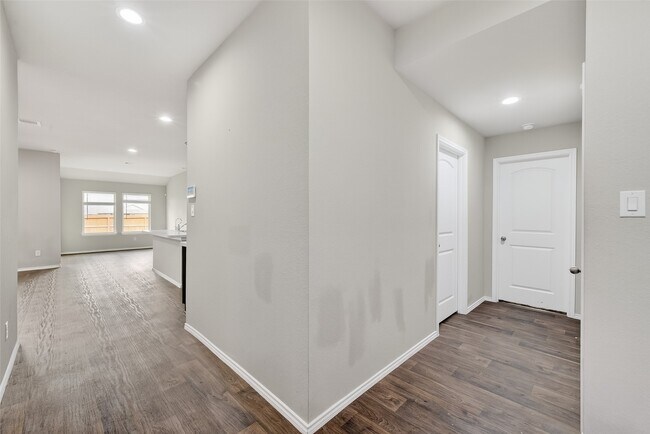 Building Photo - 20926 Belmont Village Wy