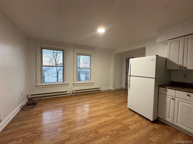 Building Photo - 17 Church St