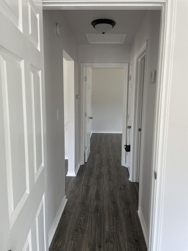 Building Photo - 4606 Nesbitt Dr