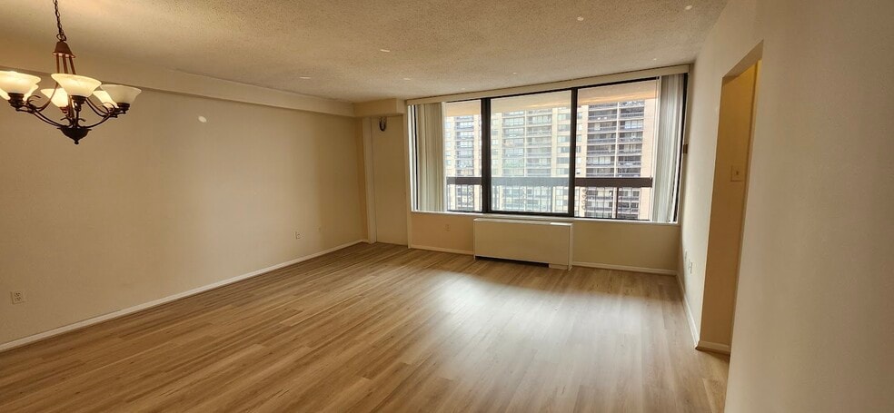 Living Room - 3705 S George Mason Dr