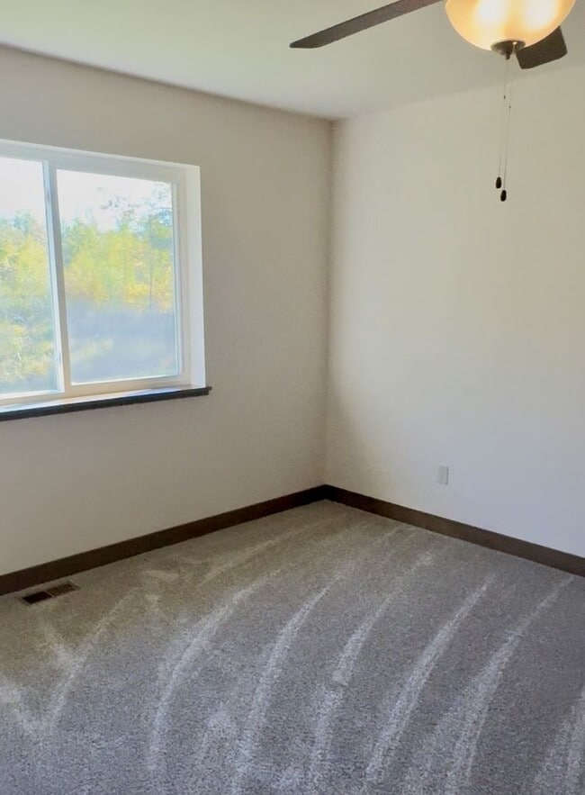 Building Photo - 2293 Carlone St