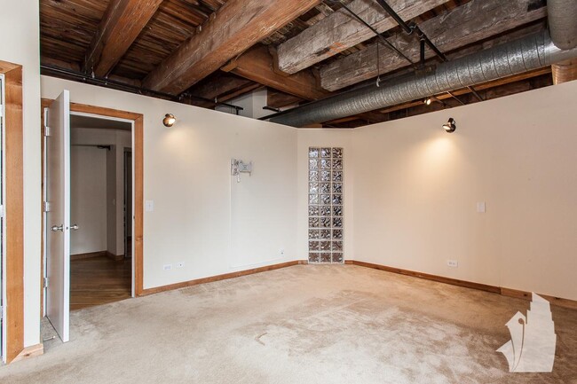 Building Photo - 1 bedroom in Chicago IL 60605