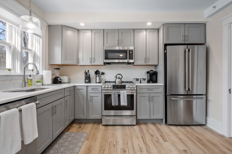 Building Photo - 284 Highland St