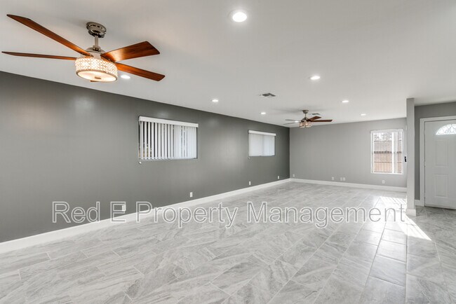 Building Photo - 406 Sea Willow Dr