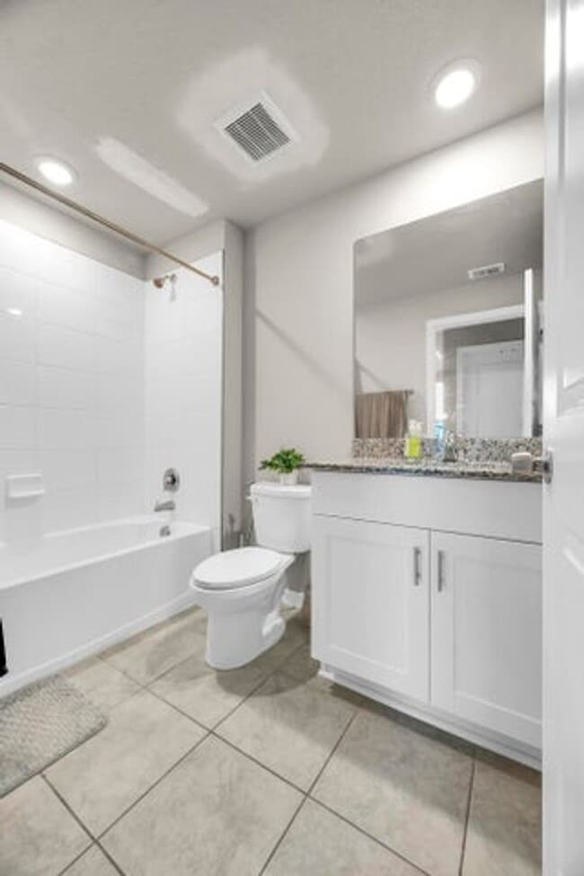 Building Photo - 3550 San Bernardino Wy