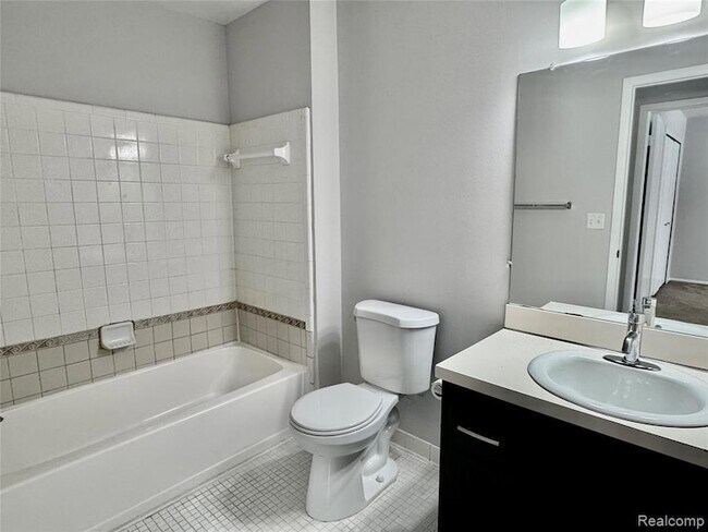 Building Photo - 41070 Southwind Dr