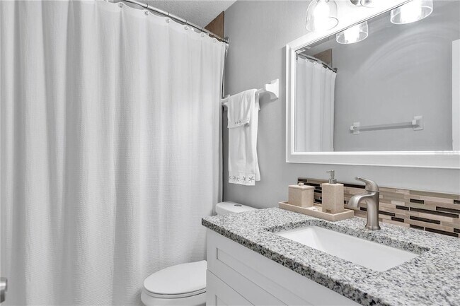 Building Photo - 5172 Coquina Key Dr SE